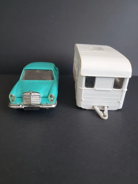 1/43 NOREV SIMCA CHAMBORD ET CARAVANE
