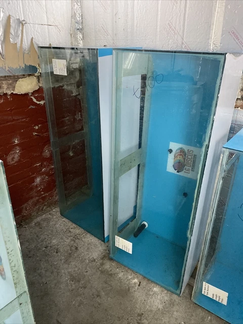 large glass fish tank (no lid 153cm