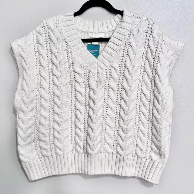 NWT H&M Thick Cable Knit V-Neckline Relaxed Fit Sweater Vest in Soft White