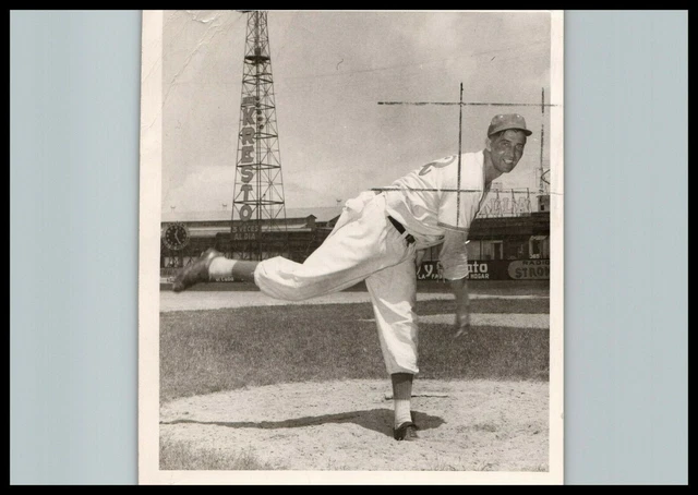CUBA CUBAN HABANA BBC BASEBALL PLAYER PITCHER 1950s ORIG VINTAGE Photo J 71