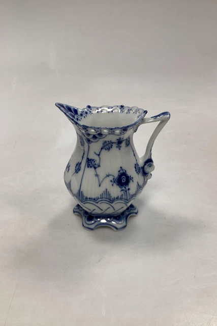 Royal Copenhagen Blu con Scanalature Completo Pizzo Crema Brocca No 1032