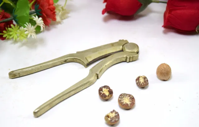 Vintage Indian Style Design Brass Betel Nut Cracker Collectible Tool. i12-151