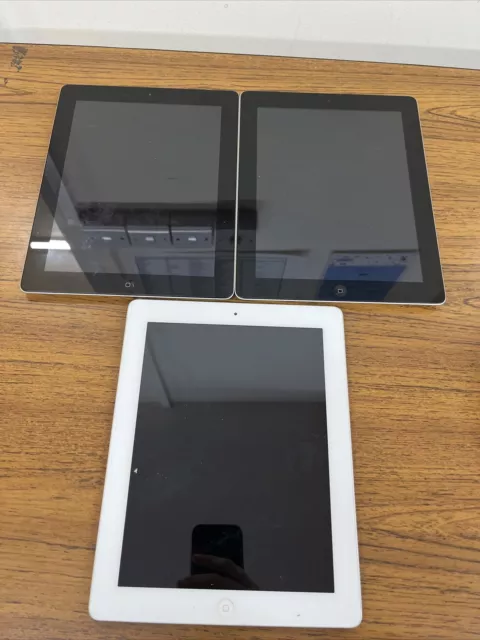 Bundle of 3 x Apple iPads (Spares & Repairs)