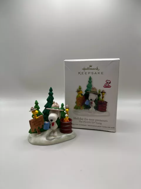 Hallmark Keepsake 2011 Peanuts Holiday En-tree-preneurs Snoopy Ornament