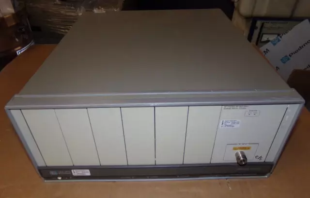 Hewlett Packard 70001A Mainframe With 70908A RF Section 100 HZ - 22 GHZ