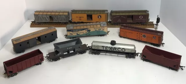 VTG Model Trains, Pieces, Manuals, And More Bundle. All As Is. Great Buy!