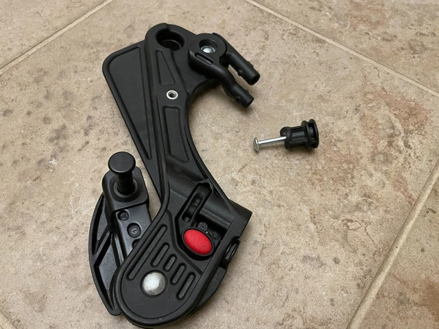 Adaptador de accesorios BOB 2011-2015/bisagra lateral derecho BK1001