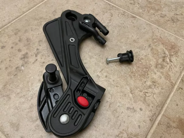 BOB Single Stroller 2011-2015 Accessory Adapter / Right Side Hinge BK1001