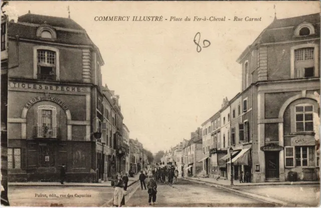 CPA Commercy Illustré - Place du Fer-á-Cheval - Rue Carnot (118659)