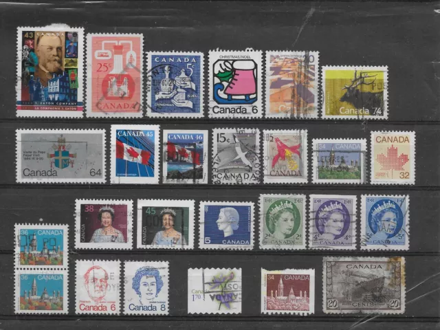 Lot de 26 timbres de CANADA anciens Drapeau REINE ELISABETH + cartes postales