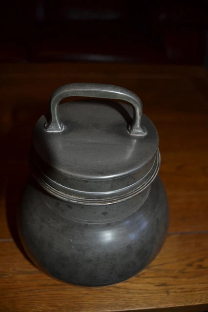 @@@ Ancien  Gros Pot A Bouillon - N°2 - En Etain - Estampille Abeille - Tbe