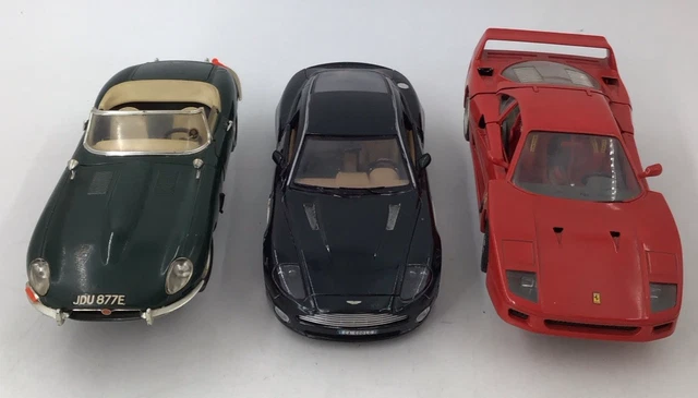 Lot De 2 Ferrari Burago 1/18 : F40 Et 550 Maranello à Restaurer Ou Pour Pièces