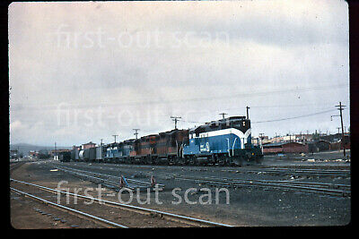 D DUPLICATE SLIDE - Great Northern GN 2010 EMD GP-20 w/ Freight