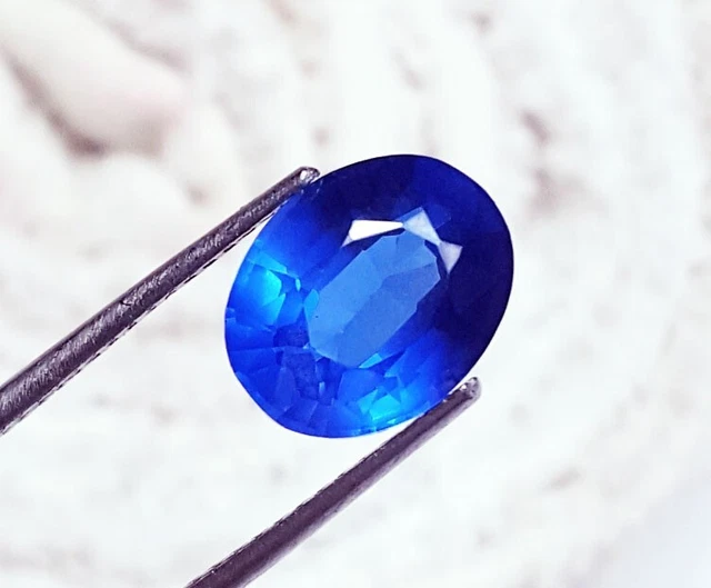 Naturel Topaze Bleu Londres Forme Ovale 6.35 CT Ggl Certifié Desseré Gemme
