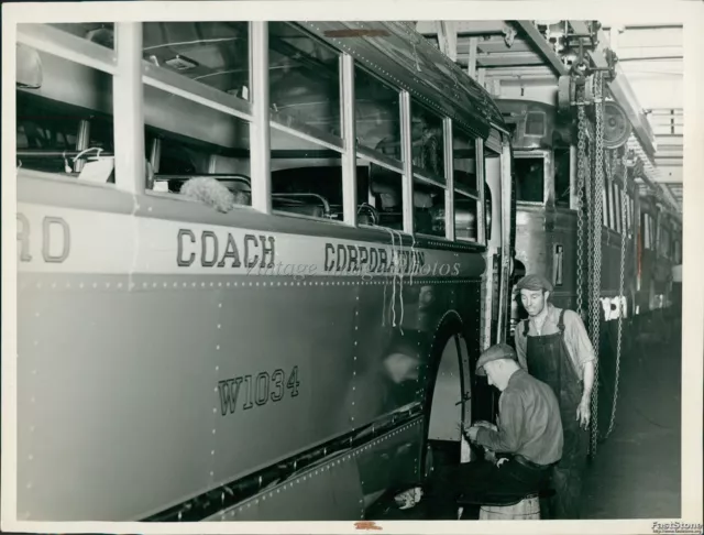 Vintage White Motor Co Workers Install Coach Wheels Cleveland Industry 7X9 Photo