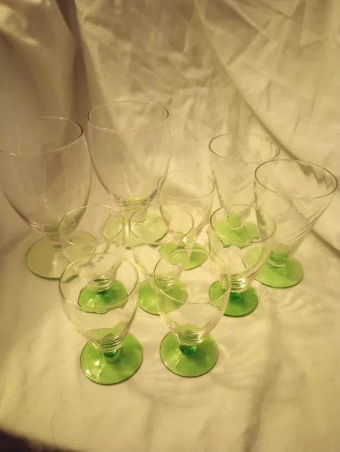 10 Pieces Antique Clear with Green Stem Glasses