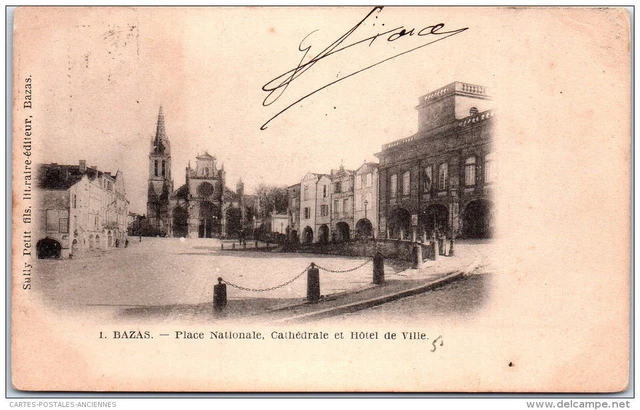33 BAZAS - Place nationale, cathedrale et hotel de ville