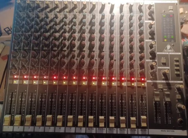 Console Mixer BEHRINGER MX 2804 testato