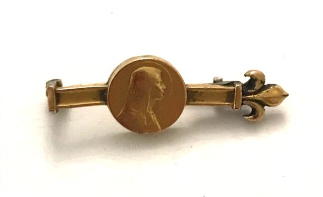 Vieille Broche Métal Bébé Poupée Bavoir - Super Mignonne Et Unique