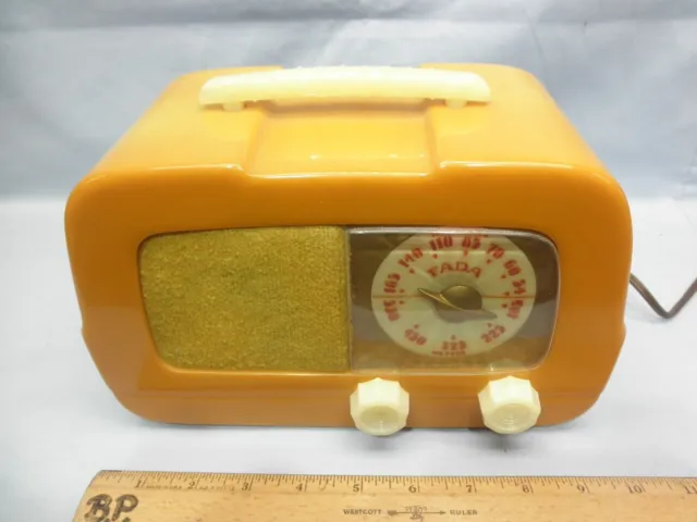 Museum Quality 1946 FADA 711 Catalin “Dip Top” Tube Radio - Works RADIOORPHANAGE