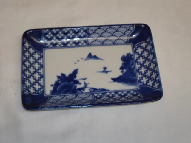 Vintage Chinese Handpainted Blue & White Porcelain Small 6.75" Dish