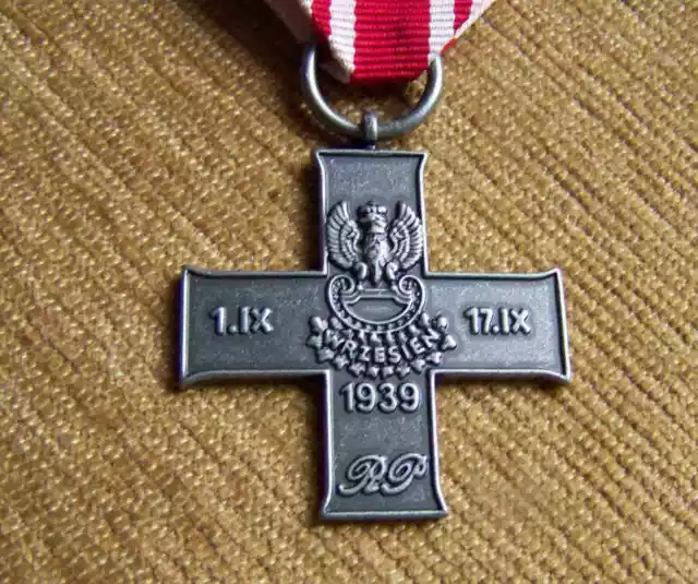 POLISH ARMY CROSS OF 1939 SEPTEMBER WAR 1939 - Order Poland medal WWII