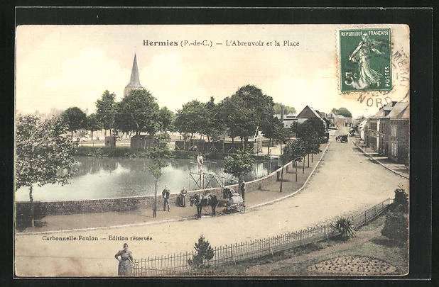 CPA Hermies, L´Abreuvoir et la Place
