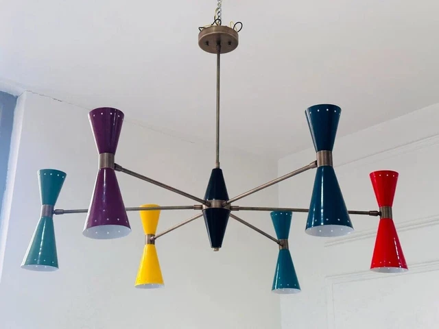 Magnifique lustre Spoutnik de style Stilnovo en laiton fabriqué à la main à...