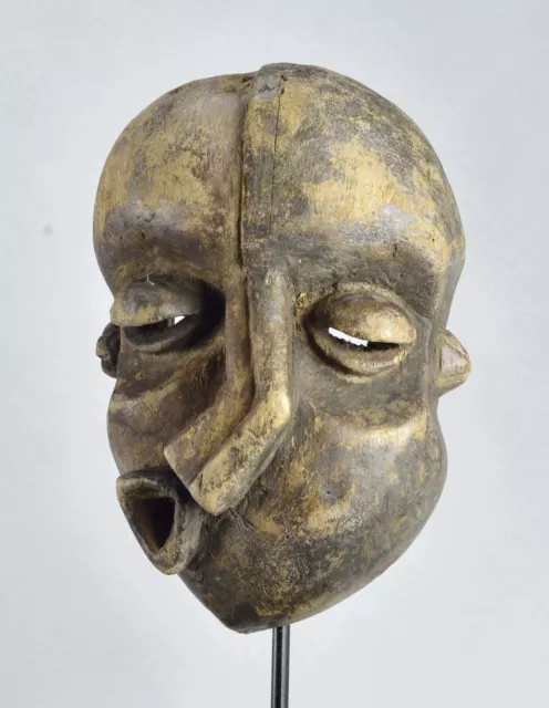 Masque de maladie Pende Mbuya Mbangu illnes mask Congo African tribal art MC2019 3