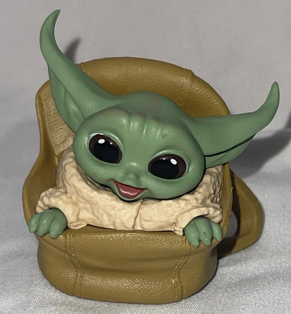 Star Wars Mandalorian Figure Bounty Collection Baby Yoda Grogu in backpack 2.5"