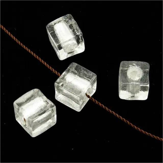 Lot de 4 Perles en Verre Lampwork Feuille d’Argent Cube 8mm Blanc