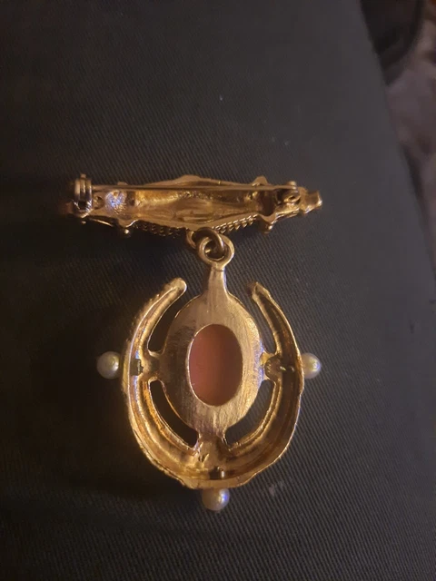 Beau Camee Ancien  Sur Broche . 3