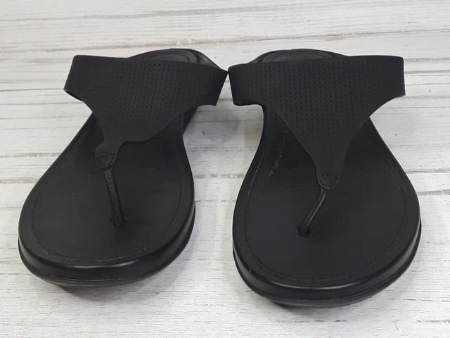 Fitflop Thong Sandals Black Perforated Strap Wedge Heel Womens Size 7 V35-001