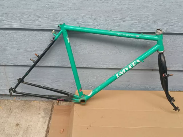 UNIVEGA ROVER 3.3 Mountain Bike 18 Speed 26