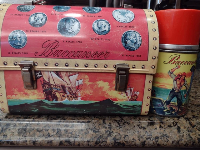 BEAUTIFUL Vintage 1957 Aladdin Buccaneer Dome lunchbox with thermos
