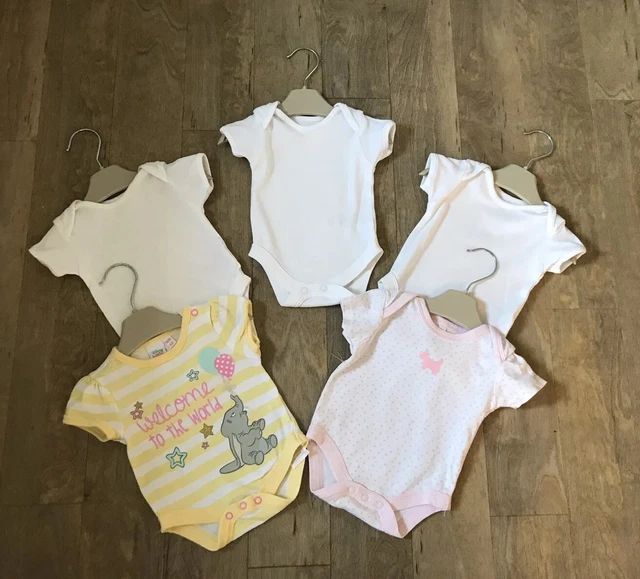 Bellissimo pacchetto di vestiti per bambine età neonato / 0-1 mese ottime condizioni. 3