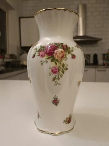 royal albert old country roses Vase 9 Inches Tall