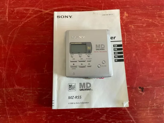 SONY MZ-R55 Portable Minidisc Recorder Enregistreur de minidisques portable.