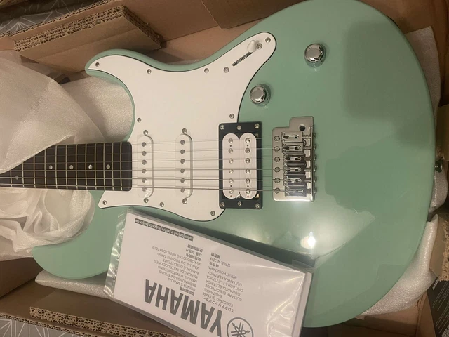 Guitare Yamaha Pacifica 112V Sonic Blue