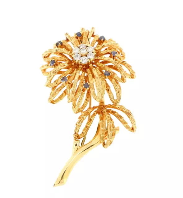 BROCHE FLEUR OR 18 K jaune lisse et amati serti de diamants et saphirs 21.1 GR