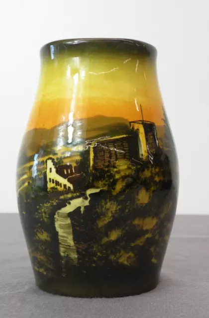 Schöne Vase, Ansicht Ruine, SMF Schramberg, handgemalt, nummeriert, 15 cm hoch