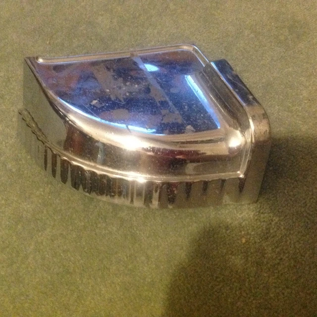 Wurlitzer 2000/1900 jukebox dome corner casting