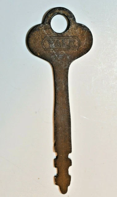 VINTAGE EARLY 1900'S Yale and Towne brass lock padlock Flat Steel key