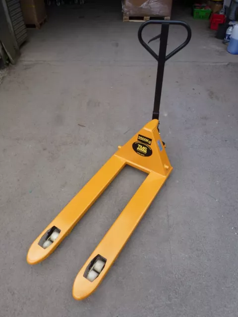 2.5 ton New Hand pallet truck Euro narrow Free Delivery & Vat inc