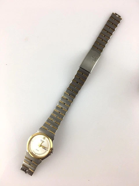 Montre De Poche Pour Femme Quartz - Non Fonctionnelle - Occasion - Pour Collection Ou Réparation