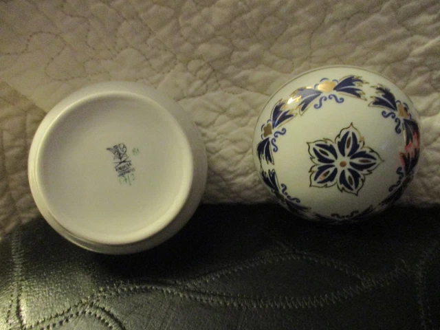 Kalocsa Hand Painted Porcelain Decorated Beautiful  Trinket Box 2