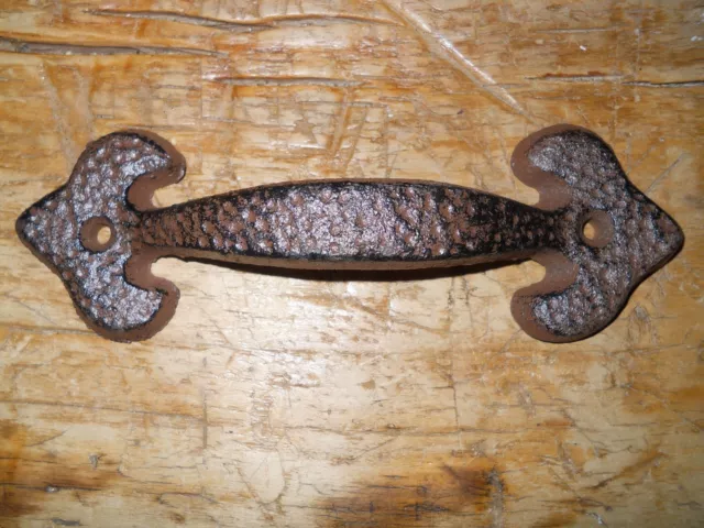 1 Cast Iron Antique Style RUSTIC ARROW Barn Handle, Gate Pull, Shed Door Handles