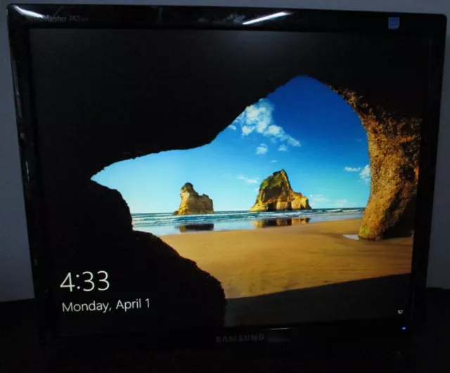 Monitor LCD TFT de panel plano Samsung 17" SyncMaster 4:3 1280x1024 743BX sin soporte