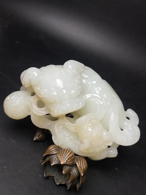 Chinese Exquisite Handmade Lion carving Hetian Jade Statue