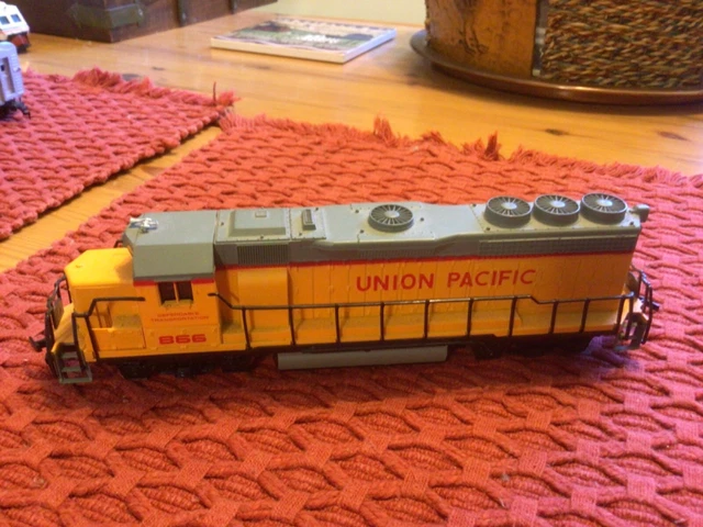 Vtg Bachmann Ho Scale Union Pacific Locomotive #866 Hong Kong